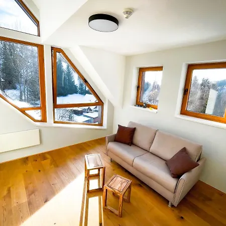 Bratrouchov Lägenhet *
